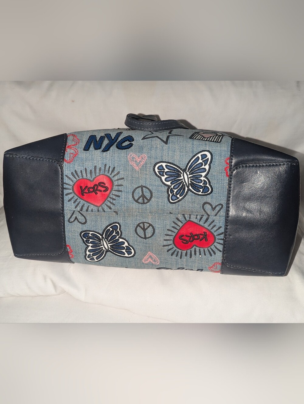 Michael Kors Large Eva Graphic Patchwork Denim Tote Bag with Pouch - Picture 6 of 16